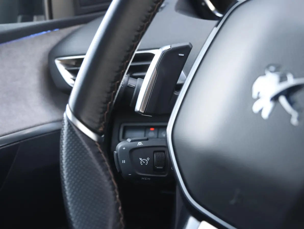 1.6 HYbrid 225 GT 1e eigenaar | Elektrisch Panorama dak | Black Pack | Accu 95% | Camera | 18" LMV | Apple Carplay & Android Auto