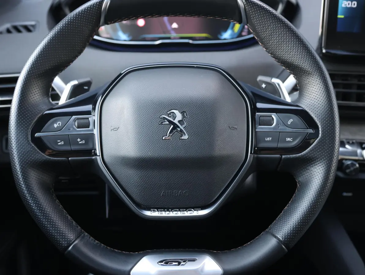 1.6 HYbrid 225 GT 1e eigenaar | Elektrisch Panorama dak | Black Pack | Accu 95% | Camera | 18" LMV | Apple Carplay & Android Auto