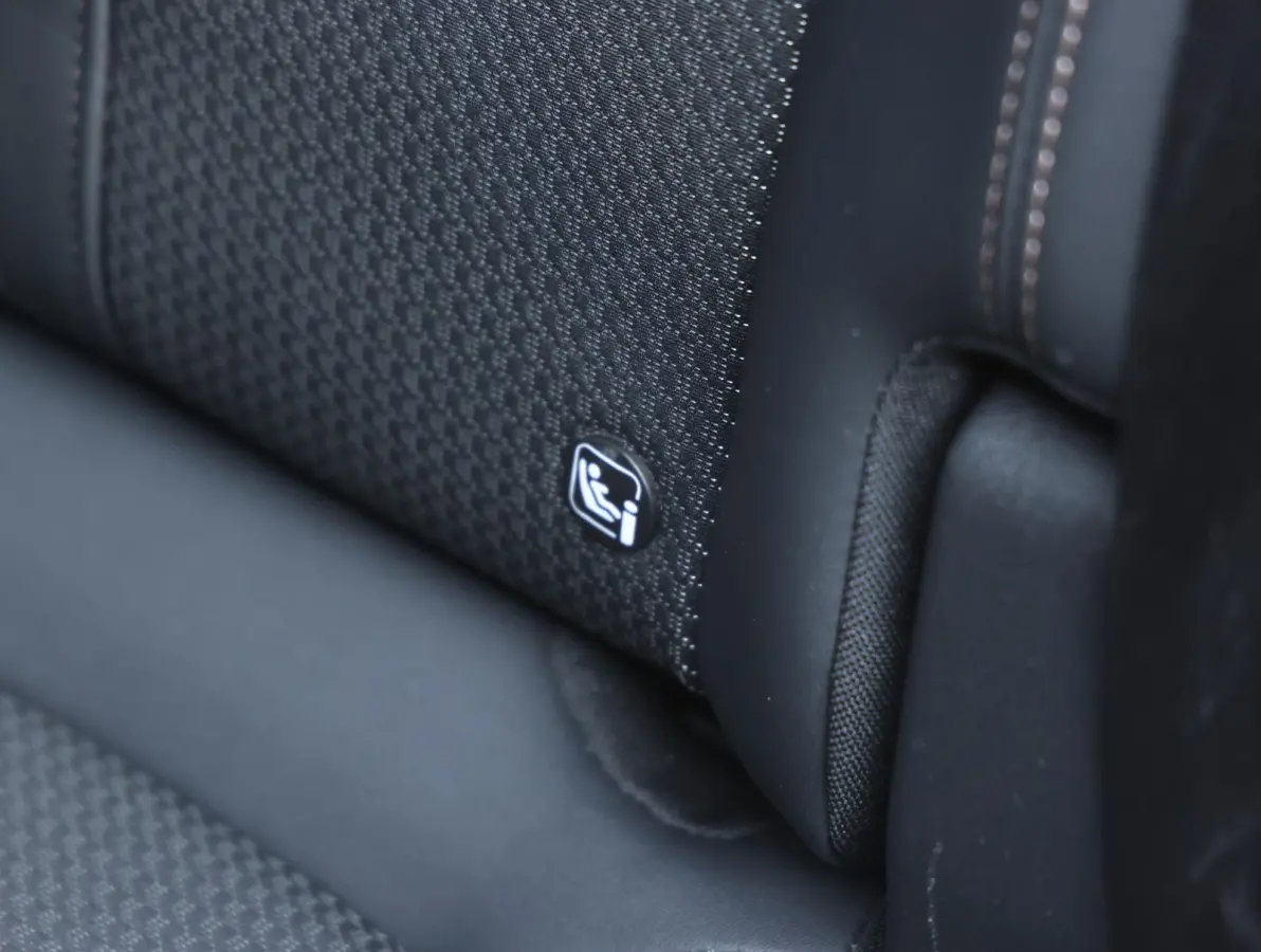 1.6 HYbrid 225 GT 1e eigenaar | Elektrisch Panorama dak | Black Pack | Accu 95% | Camera | 18" LMV | Apple Carplay & Android Auto