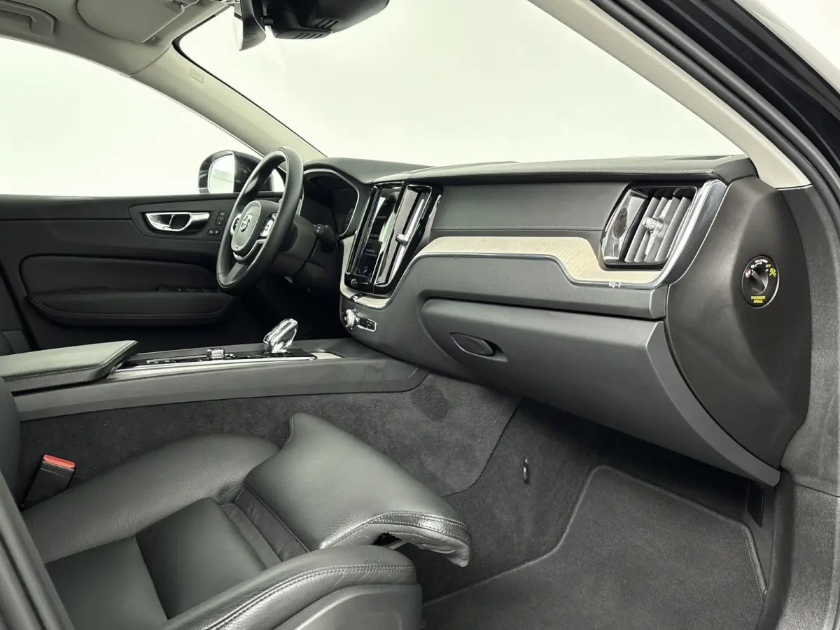 2.0 Recharge T6 AWD Inscription PHEV Automaat | 89% SOH | Stoelverwarming | Stuurwiel Verwarming | Trekhaak | Achteruitrij Assistent | Apple Carplay | Android Auto | Bluetooth | Comfortstoel