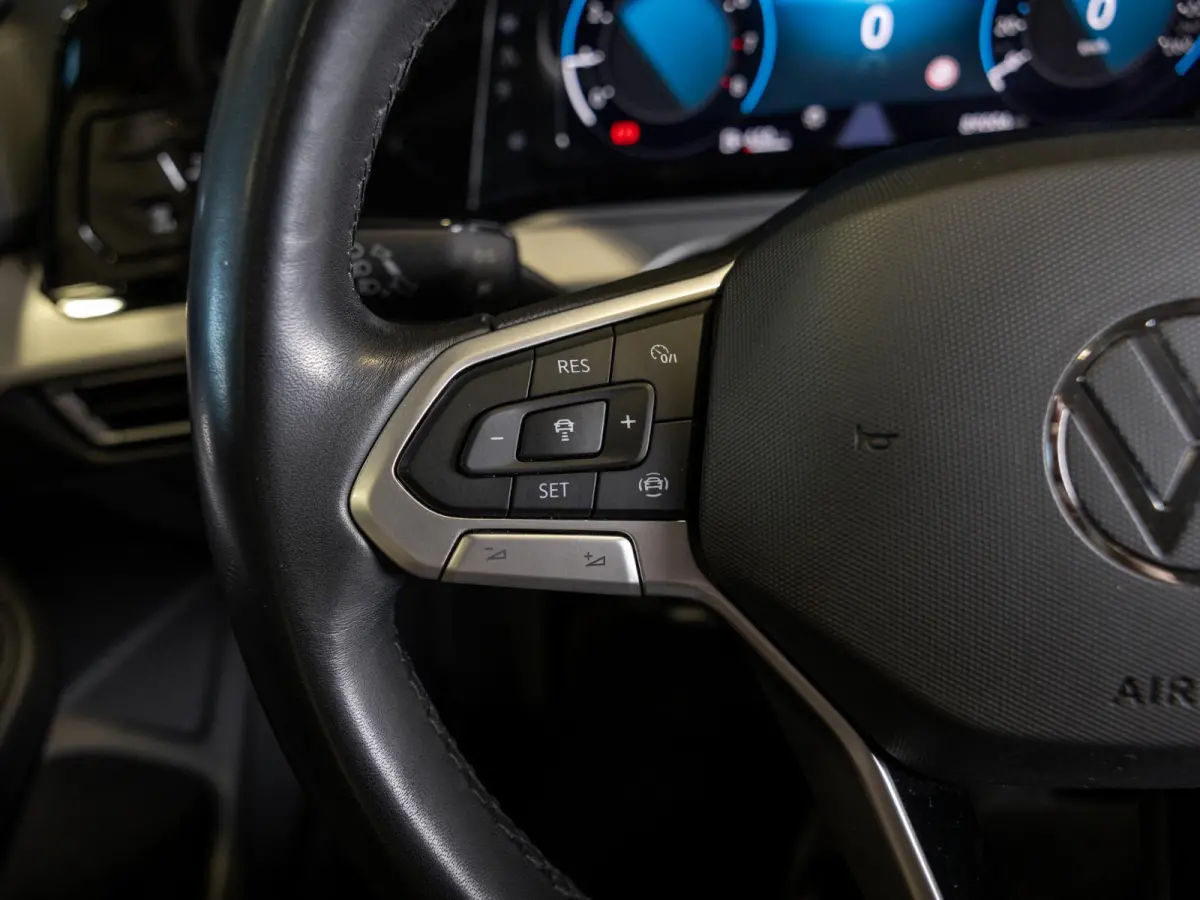 1.0 TSI Life 110pk / Airco / Stoelverwarming / Achteruitrijcamera / Apple carplay / Adaptieve cruise control
