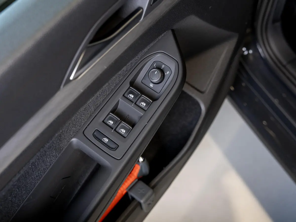 1.0 TSI Life 110pk / Airco / Stoelverwarming / Achteruitrijcamera / Apple carplay / Adaptieve cruise control