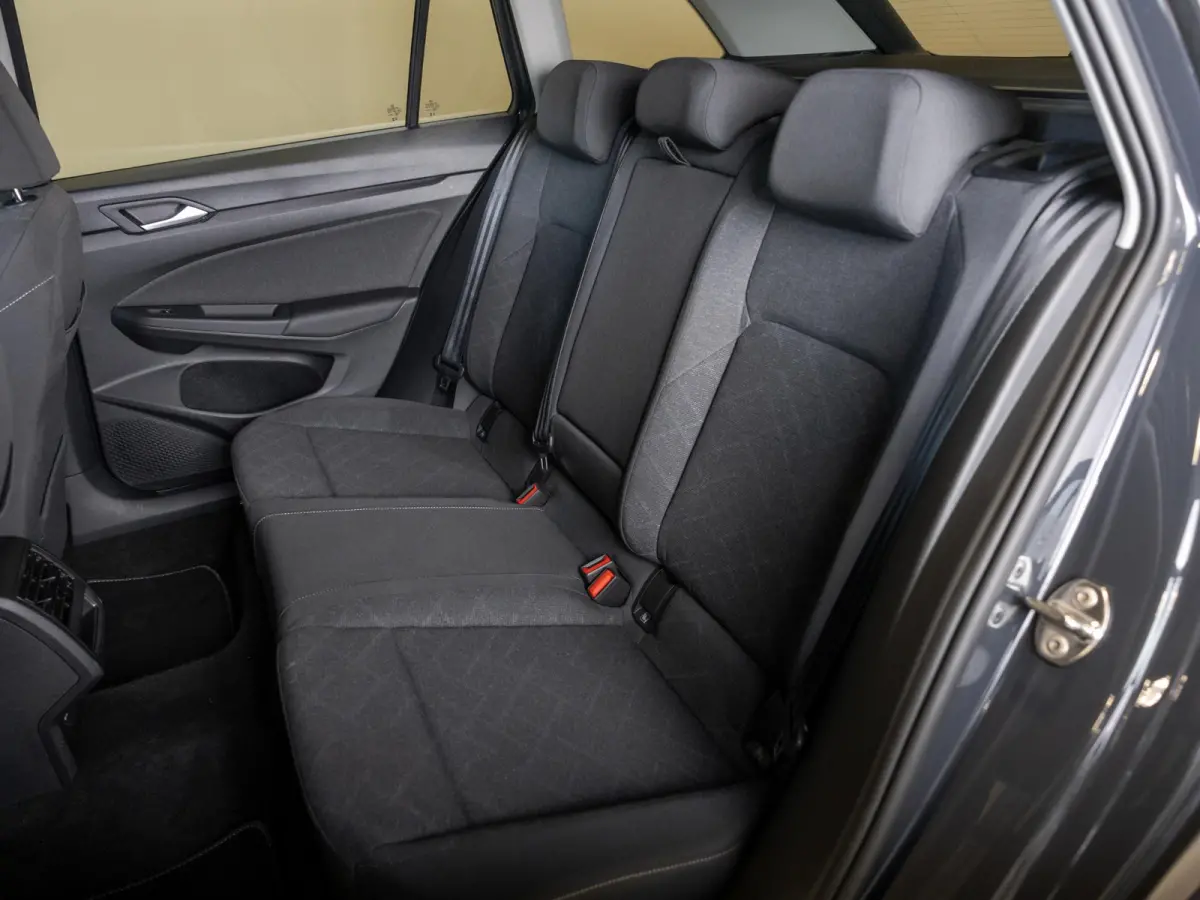 1.0 TSI Life 110pk / Airco / Stoelverwarming / Achteruitrijcamera / Apple carplay / Adaptieve cruise control