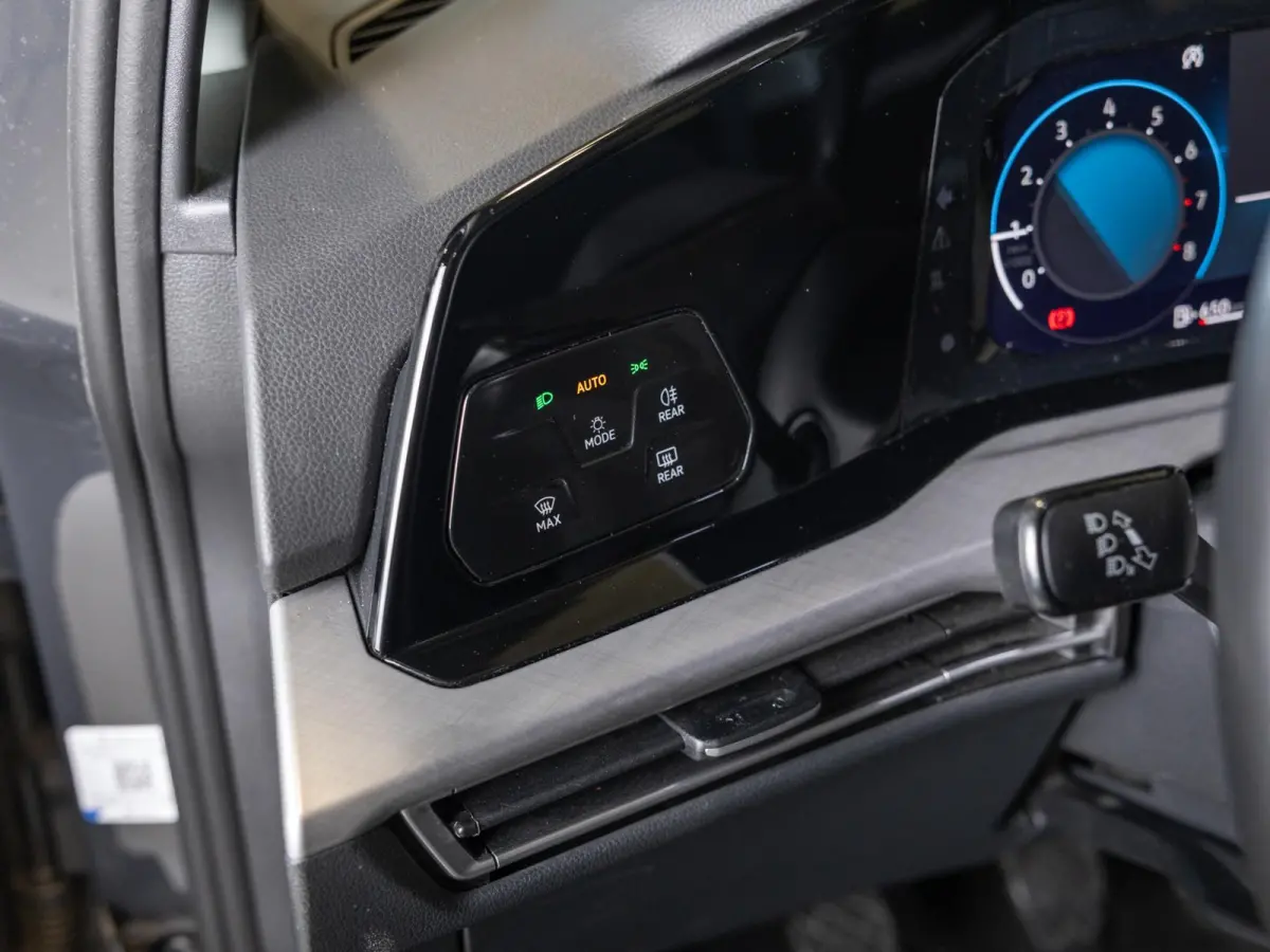 1.0 TSI Life 110pk / Airco / Stoelverwarming / Achteruitrijcamera / Apple carplay / Adaptieve cruise control