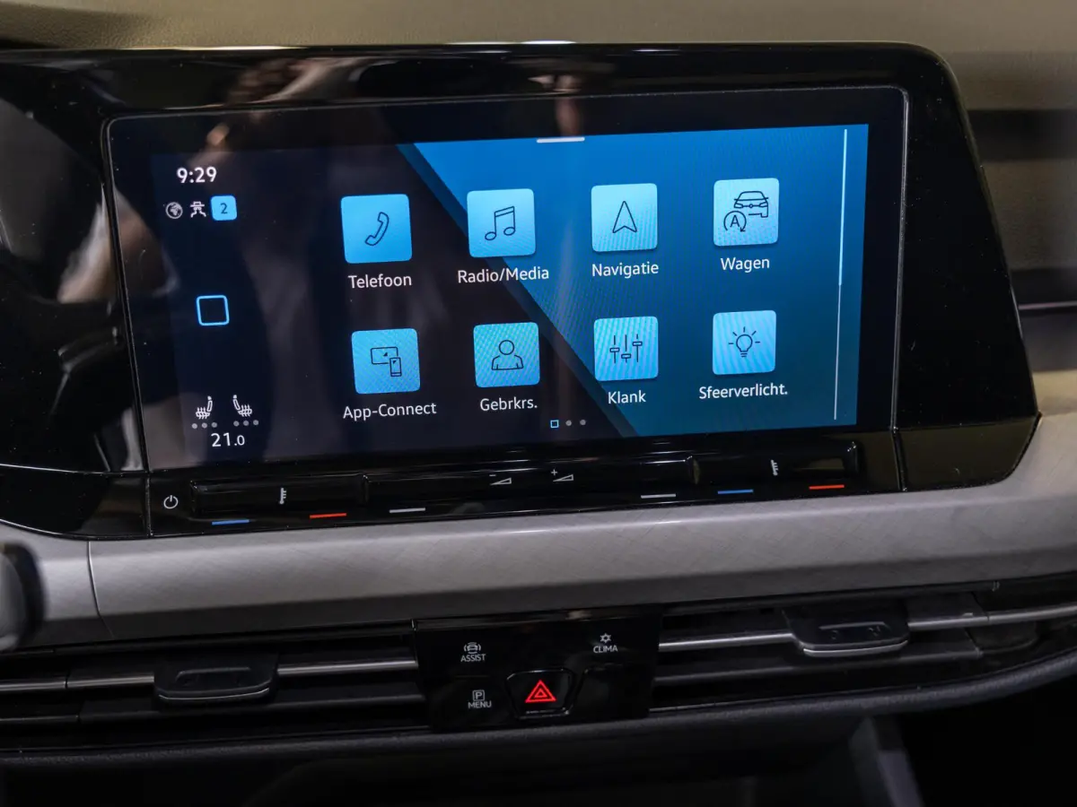1.0 TSI Life 110pk / Airco / Stoelverwarming / Achteruitrijcamera / Apple carplay / Adaptieve cruise control