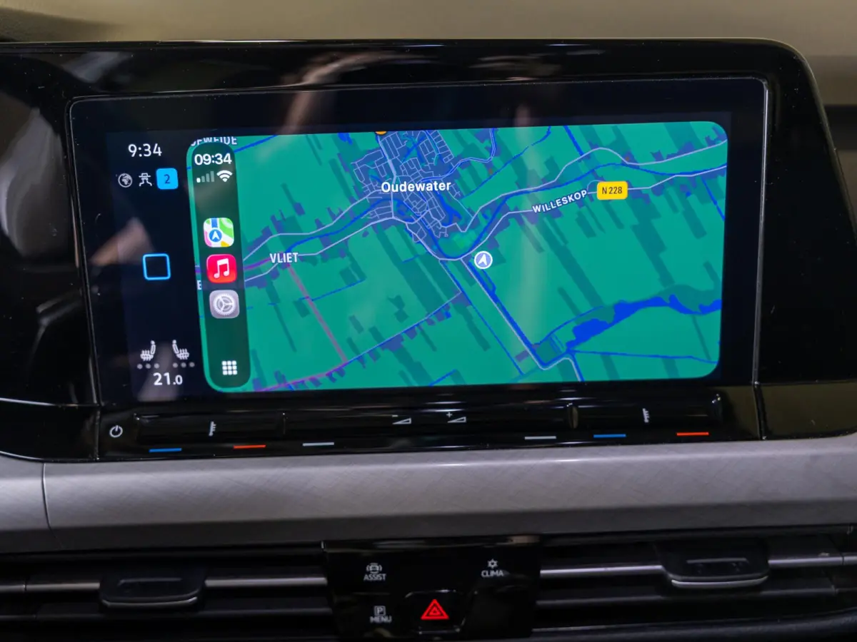 1.0 TSI Life 110pk / Airco / Stoelverwarming / Achteruitrijcamera / Apple carplay / Adaptieve cruise control