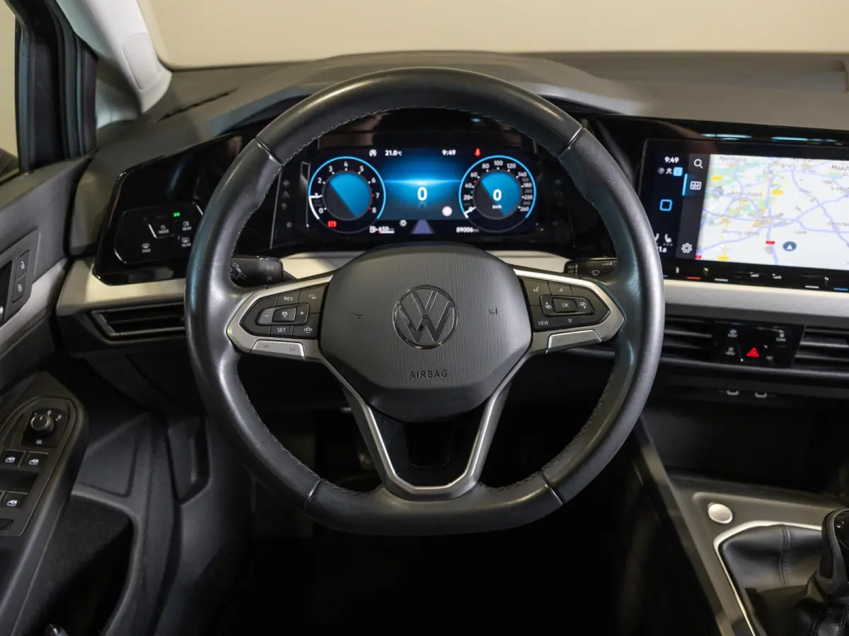 1.0 TSI Life 110pk / Airco / Stoelverwarming / Achteruitrijcamera / Apple carplay / Adaptieve cruise control
