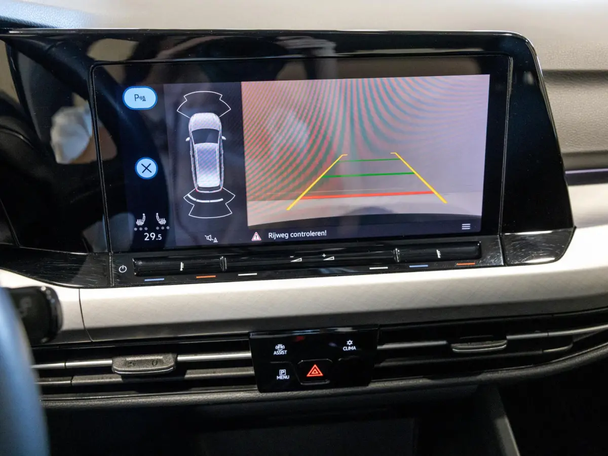 1.0 TSI Life 110pk / Airco / Stoelverwarming / Achteruitrijcamera / Apple carplay / Adaptieve cruise control
