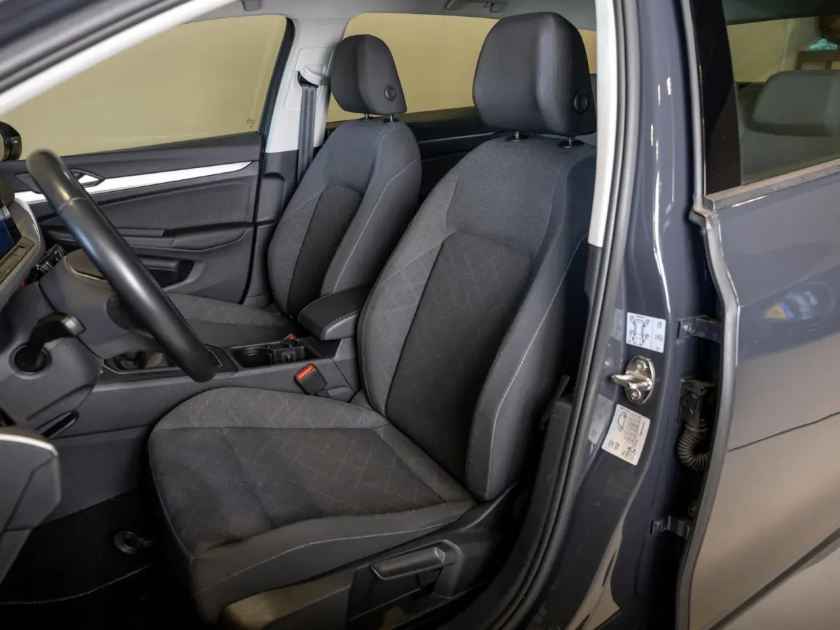 1.0 TSI Life 110pk / Airco / Stoelverwarming / Achteruitrijcamera / Apple carplay / Adaptieve cruise control