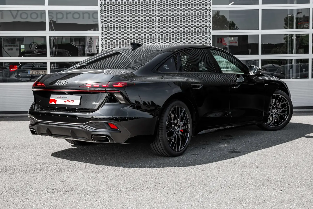 2.0 e-hybrid quattro S edition Competition | Glazen Panoramadak | Luchtvering | Bang & Olufsen | 360 Camera |