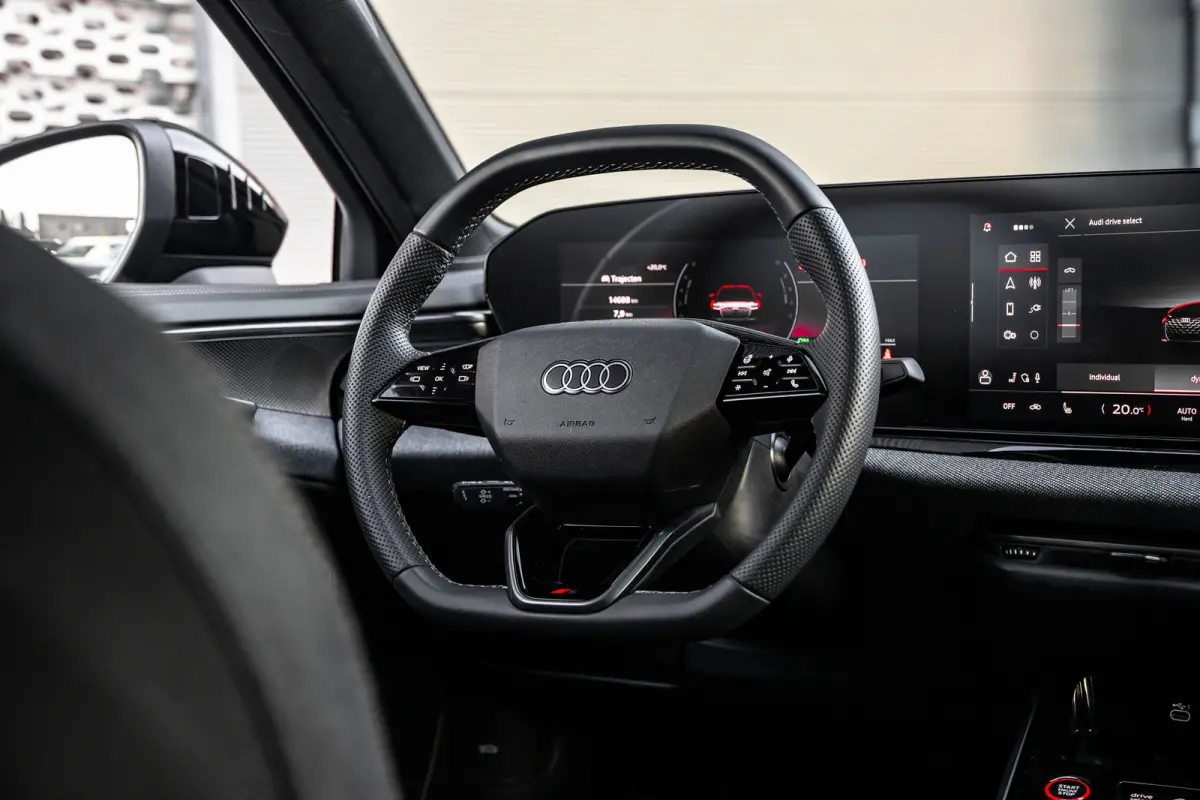 2.0 e-hybrid quattro S edition Competition | Glazen Panoramadak | Luchtvering | Bang & Olufsen | 360 Camera |