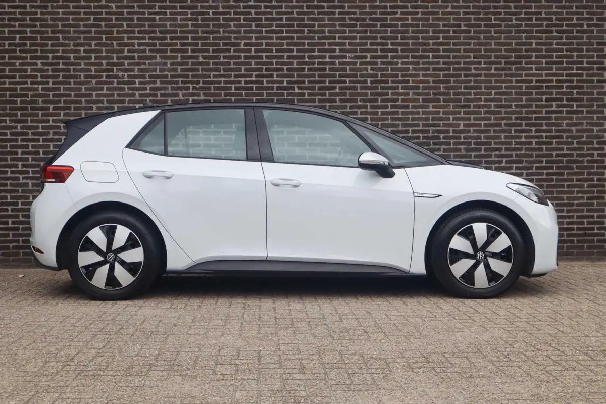 145pk Pro 58 kWh | SoH 93% | Navigatie | All Seasonbanden | Volautomatische Airconditioning