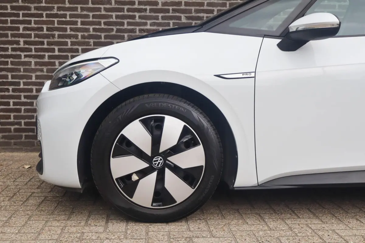 145pk Pro 58 kWh | SoH 93% | Navigatie | All Seasonbanden | Volautomatische Airconditioning