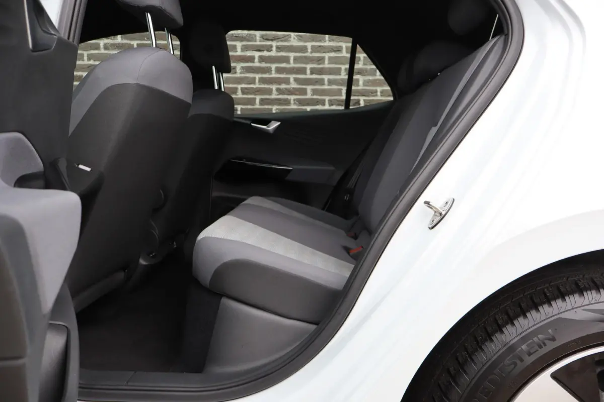 145pk Pro 58 kWh | SoH 93% | Navigatie | All Seasonbanden | Volautomatische Airconditioning