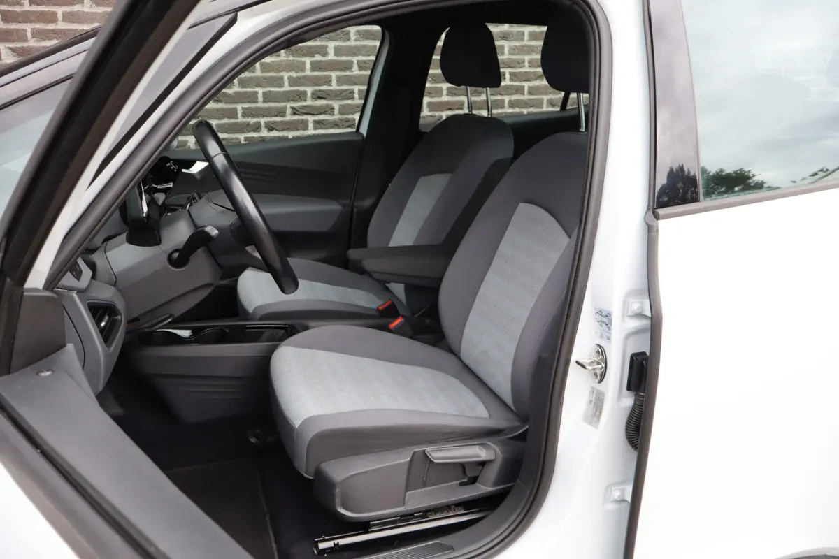 145pk Pro 58 kWh | SoH 93% | Navigatie | All Seasonbanden | Volautomatische Airconditioning