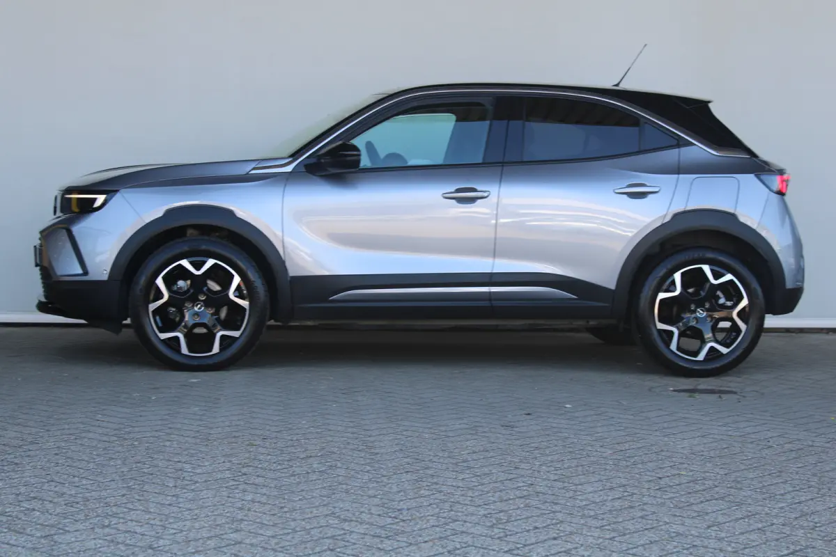 1.2 Turbo Ultimate | Alcantara bekleding | Massagefunctie | Adaptieve cruise control | Dode-hoekdetectie |