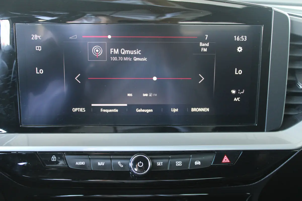 1.2 Turbo Ultimate | Alcantara bekleding | Massagefunctie | Adaptieve cruise control | Dode-hoekdetectie |