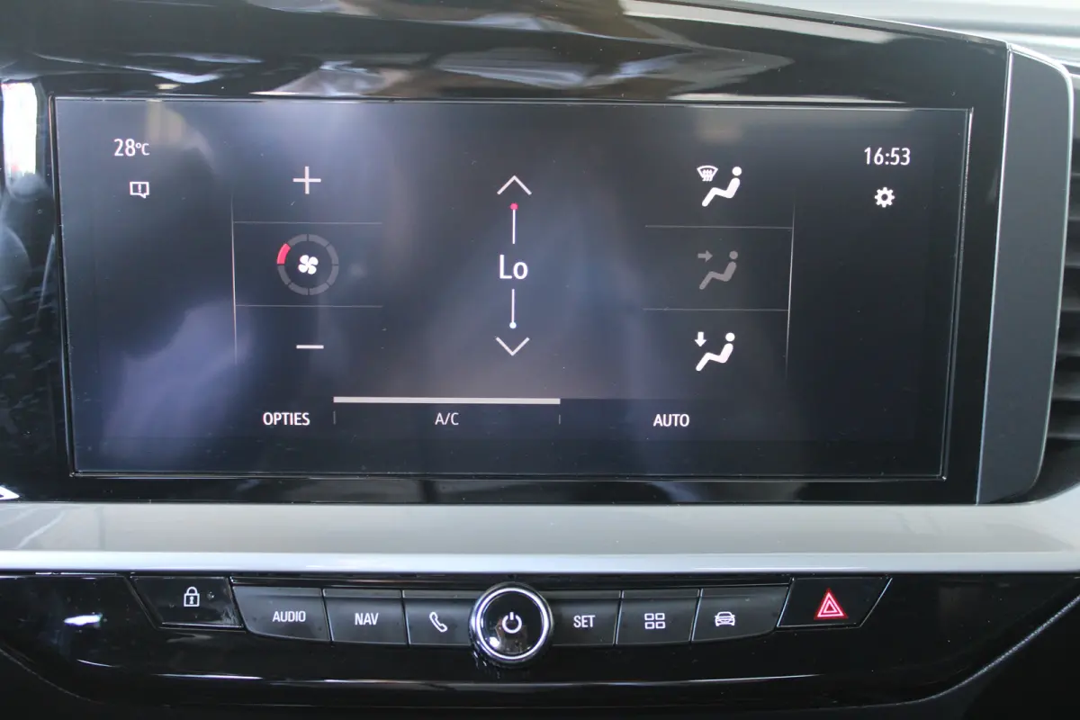1.2 Turbo Ultimate | Alcantara bekleding | Massagefunctie | Adaptieve cruise control | Dode-hoekdetectie |
