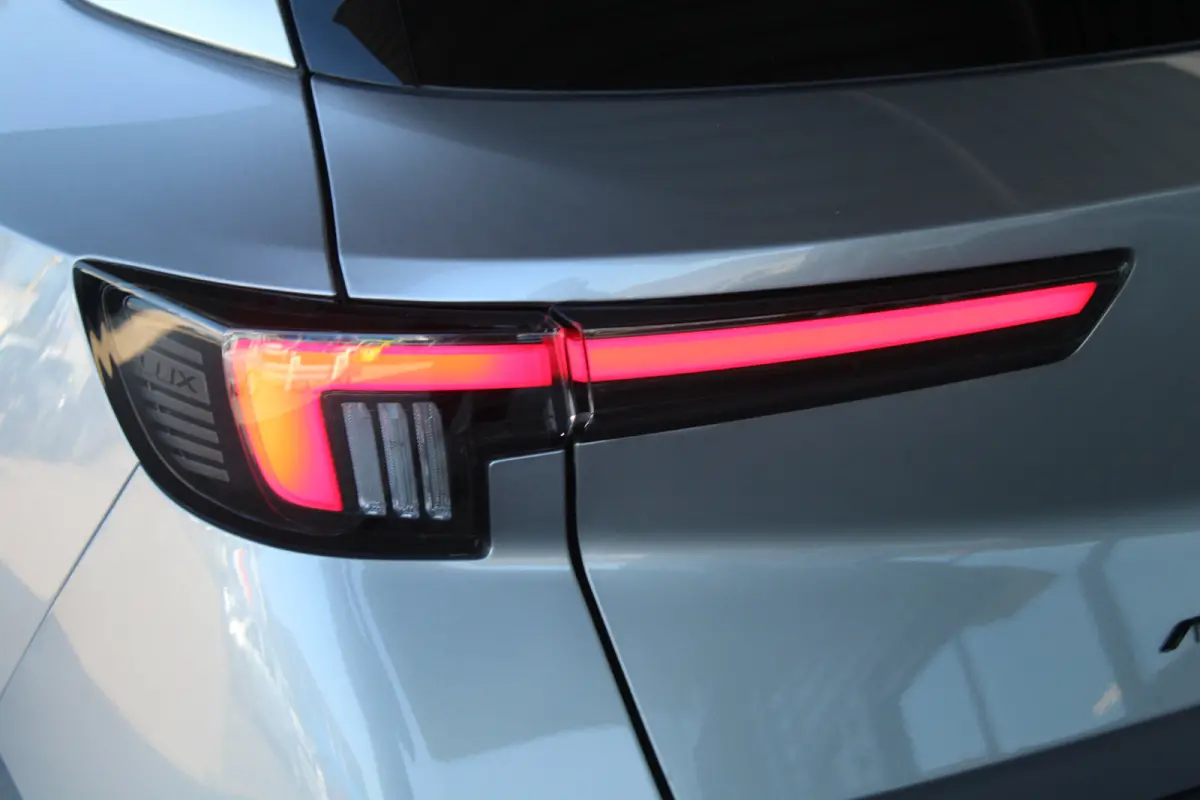 1.2 Turbo Ultimate | Alcantara bekleding | Massagefunctie | Adaptieve cruise control | Dode-hoekdetectie |