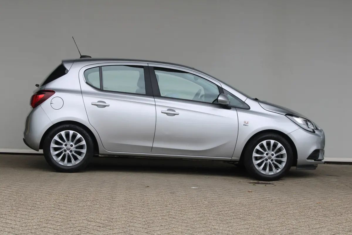 1.0 Turbo 120 Jaar Edition | Navigatie | Climate control | Cruise control | Elektrische ramen voor |