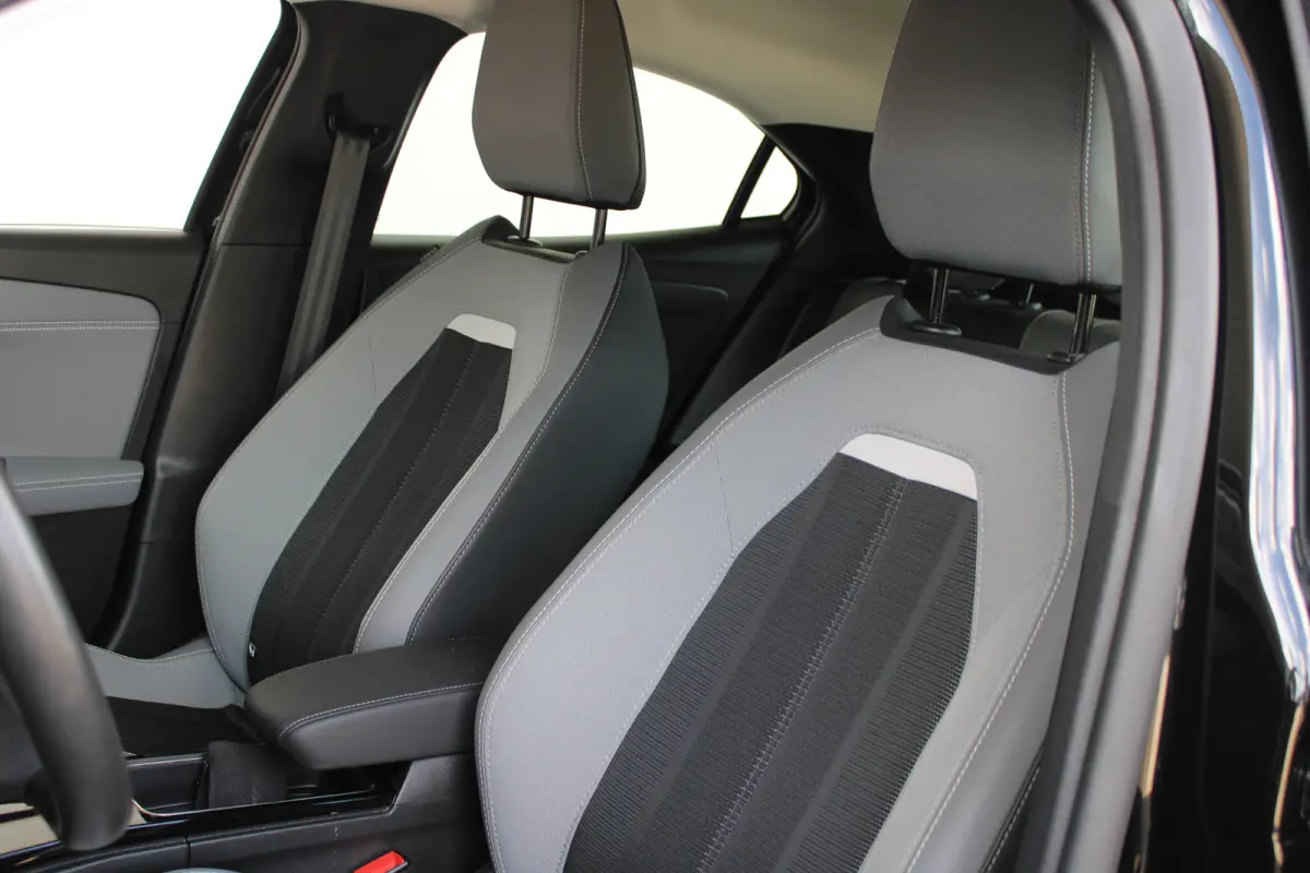 Level 3 50 kWh Elegance | Warmtepomp | Winterpakket | Climate control | Dode-hoek detectie | Keyless start |