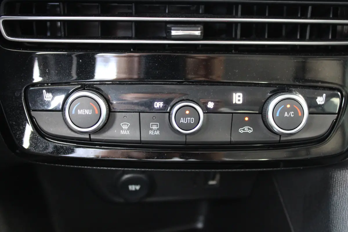 Level 3 50 kWh Elegance | Warmtepomp | Winterpakket | Climate control | Dode-hoek detectie | Keyless start |