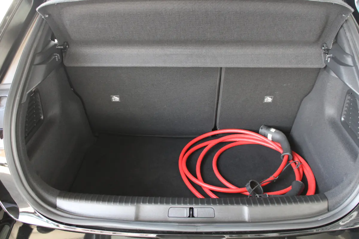 Level 3 50 kWh Elegance | Warmtepomp | Winterpakket | Climate control | Dode-hoek detectie | Keyless start |