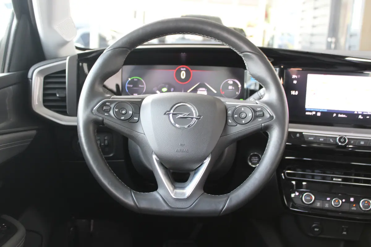 Level 3 50 kWh Elegance | Warmtepomp | Winterpakket | Climate control | Dode-hoek detectie | Keyless start |
