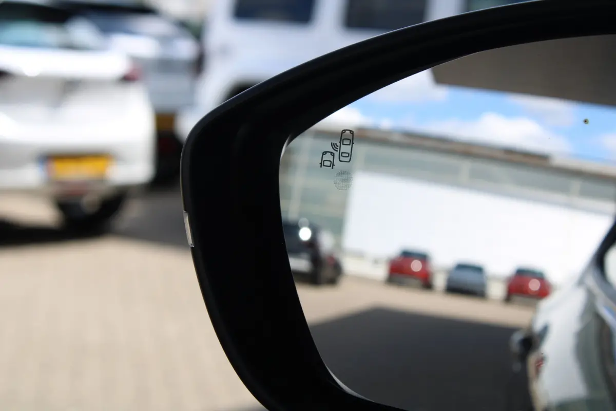 Level 3 50 kWh Elegance | Warmtepomp | Winterpakket | Climate control | Dode-hoek detectie | Keyless start |