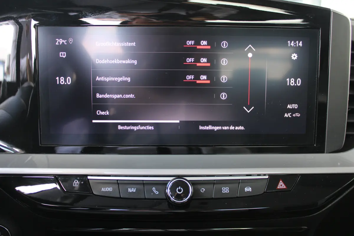 Level 3 50 kWh Elegance | Warmtepomp | Winterpakket | Climate control | Dode-hoek detectie | Keyless start |