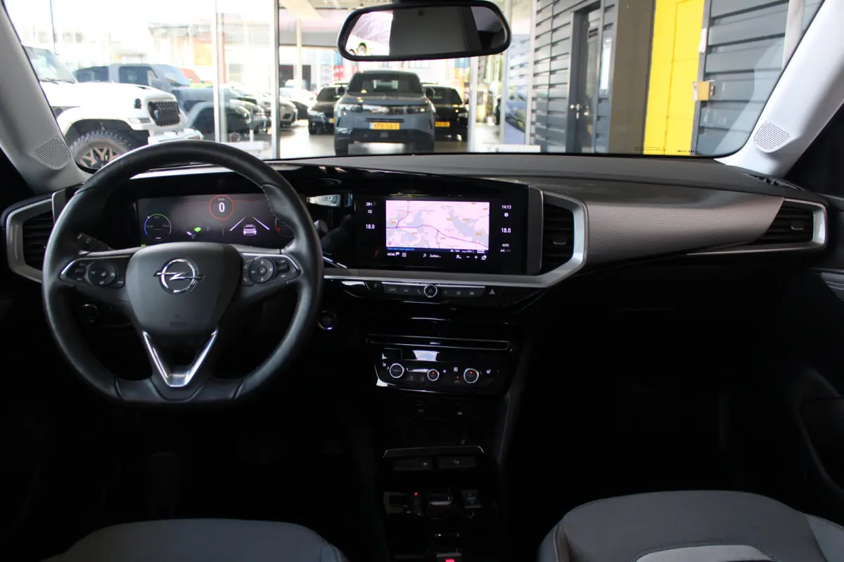 Level 3 50 kWh Elegance | Warmtepomp | Winterpakket | Climate control | Dode-hoek detectie | Keyless start |