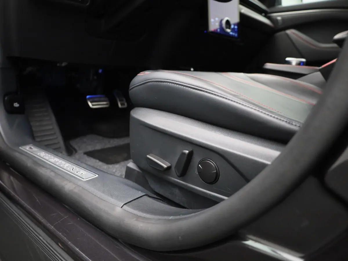 AWD 75 kWh | Pano | Adaptive Cruise | Stoel/Stuurverwarming | B&O | 360 Camera | Elektrische Achterklep |