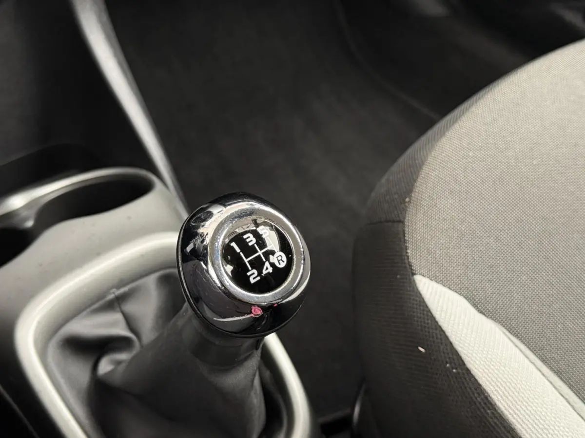 1.0 VVT-i x-wave | Cabrio dak | Camera | Cruise control | Lichtmetaal | Airco | Dealer onderhouden