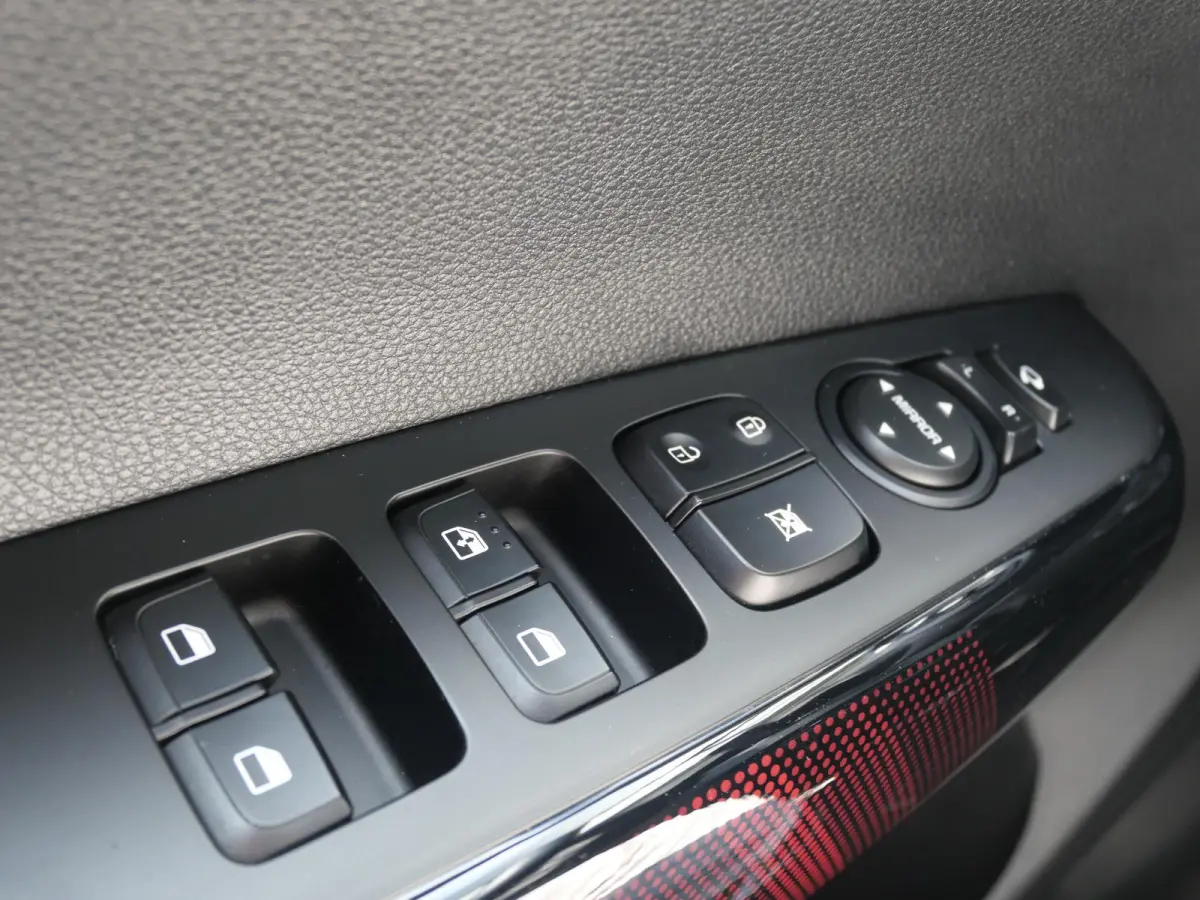 1.0 T-GDi GT-Line 5p | Cruise | Clima | Schuif-kanteldak | Stoel-stuurverwarming | Navi | Keyless | Carplay