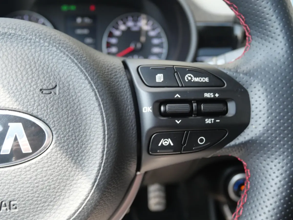 1.0 T-GDi GT-Line 5p | Cruise | Clima | Schuif-kanteldak | Stoel-stuurverwarming | Navi | Keyless | Carplay