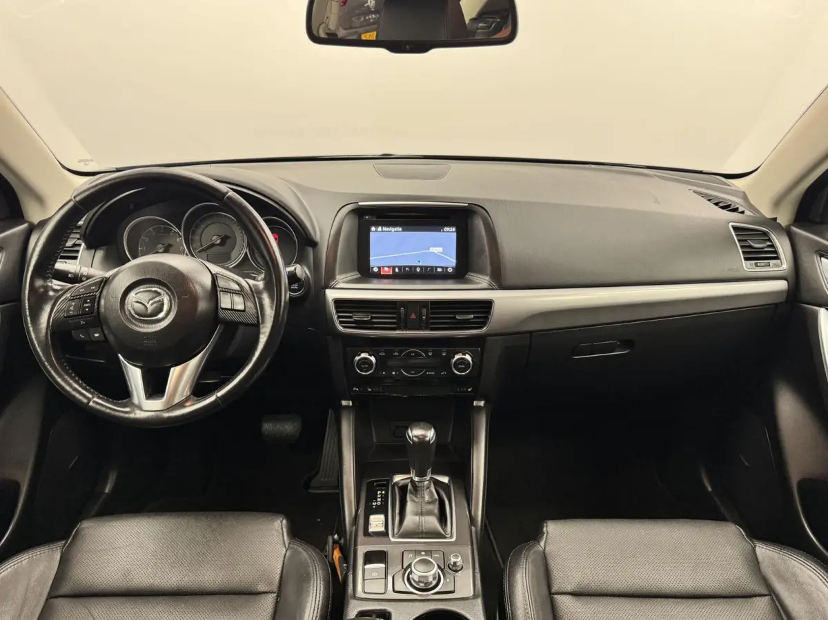 2.0i SkyActiv-G 165 2WD Automaat-Trekhaak-Navigatie-Cr.contr-Clima-Stoelverwarming-Parkeersensoren-Leder-Lm17''velgen