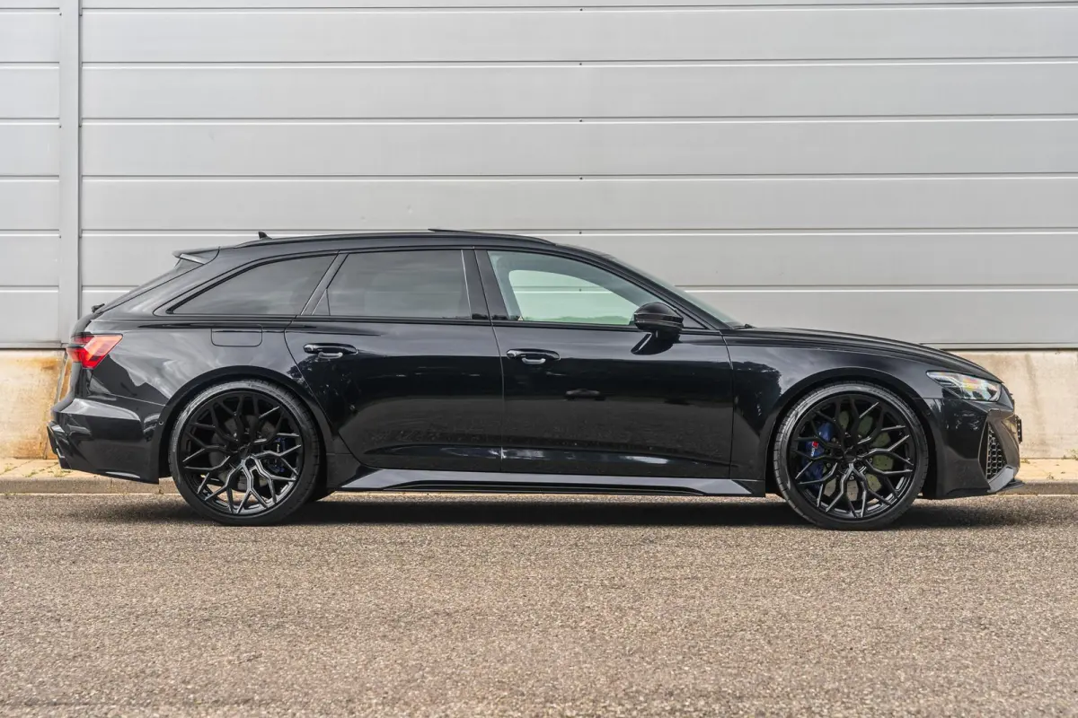 4.0 TFSI 600pk Quattro Dynamic Plus Exclusive | Panoramadak | Keramisch | B&O Advanced | Head-up | 22" Vossen LMV | Softclose | Vierwielbesturing | Exclusive kleur | Winterset |