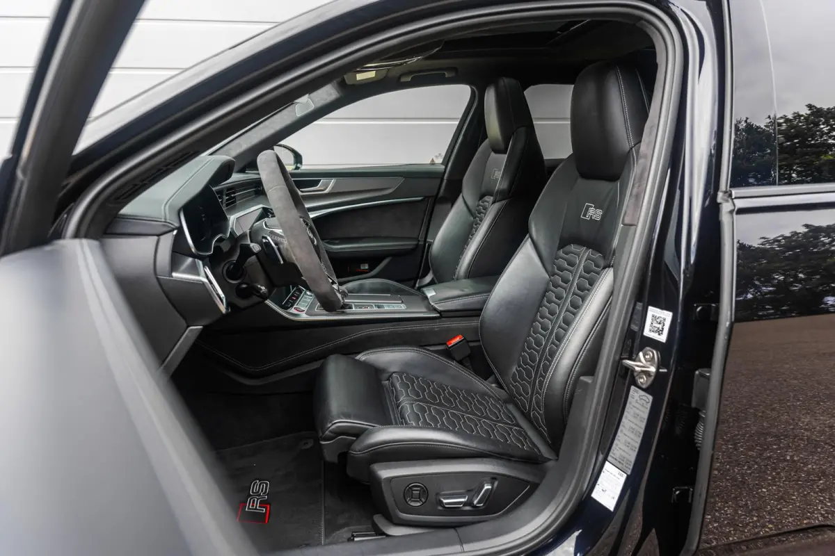 4.0 TFSI 600pk Quattro Dynamic Plus Exclusive | Panoramadak | Keramisch | B&O Advanced | Head-up | 22" Vossen LMV | Softclose | Vierwielbesturing | Exclusive kleur | Winterset |