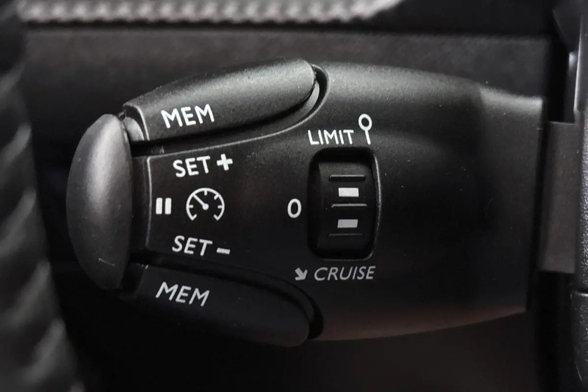 EV Allure 50 kWh SOH 100% Apple CarPlay Keyless