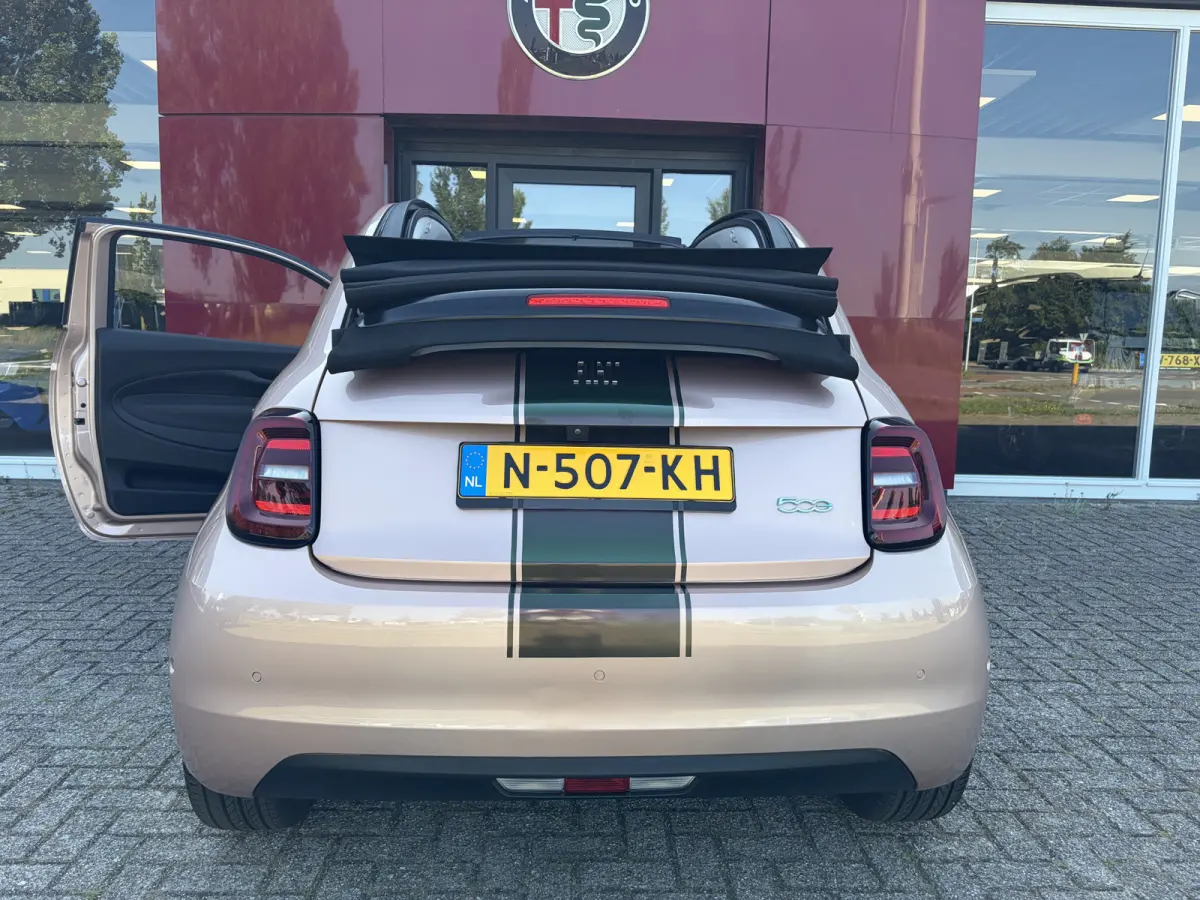 Icon 42 kWh | 17" La Prima velgen | Camera | Parkeersensoren | Comfort Pack Pack Winter | Pack Magic Eye