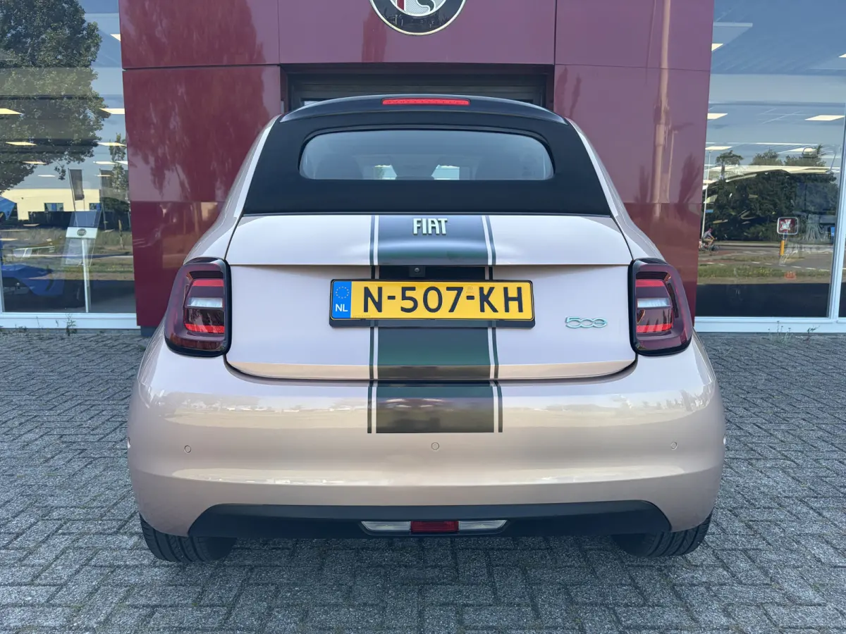 Icon 42 kWh | 17" La Prima velgen | Camera | Parkeersensoren | Comfort Pack Pack Winter | Pack Magic Eye