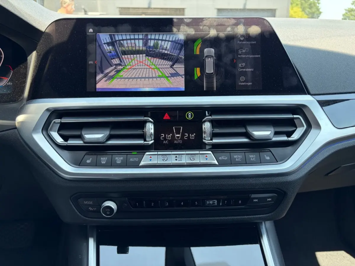 330i Sport Line Shadow LED ACC Camera Sfeerlicht Carplay