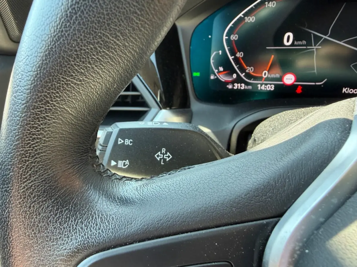 330i Sport Line Shadow LED ACC Camera Sfeerlicht Carplay