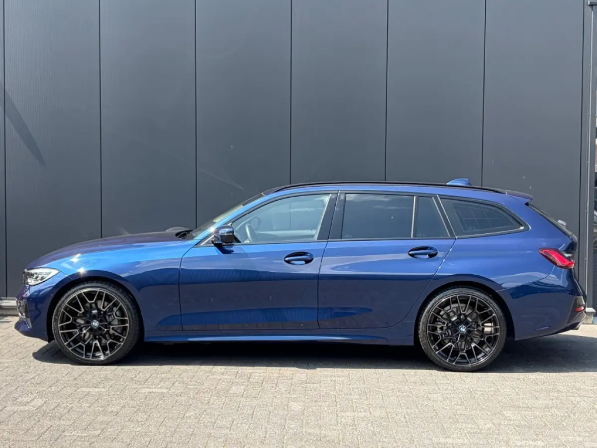 330i Sport Line Shadow LED ACC Camera Sfeerlicht Carplay
