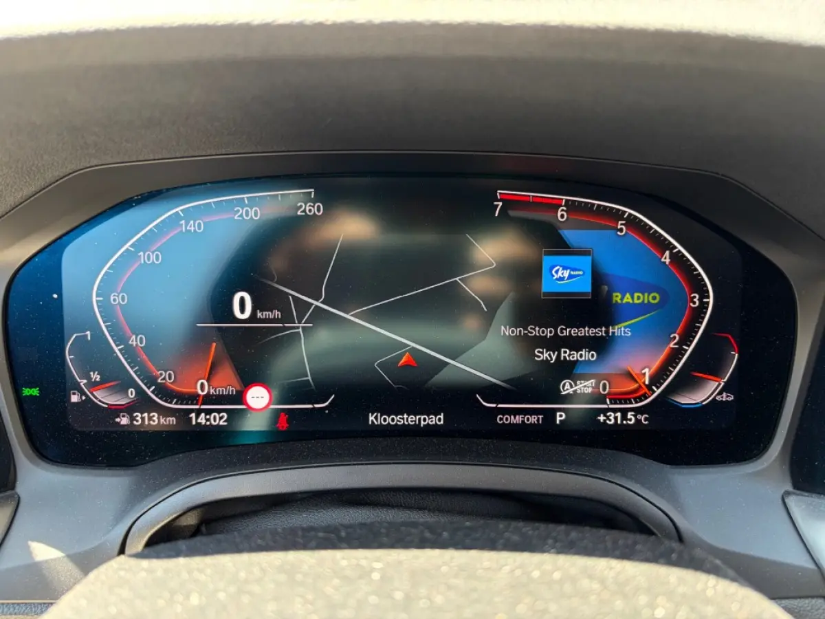 330i Sport Line Shadow LED ACC Camera Sfeerlicht Carplay