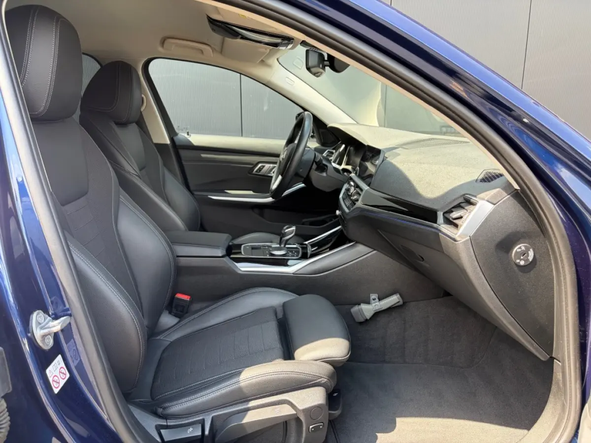 330i Sport Line Shadow LED ACC Camera Sfeerlicht Carplay