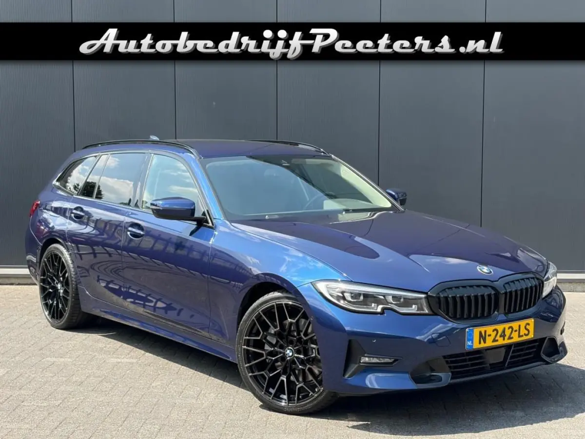 330i Sport Line Shadow LED ACC Camera Sfeerlicht Carplay