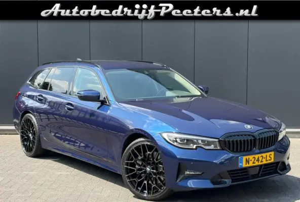 330i Sport Line Shadow LED ACC Camera Sfeerlicht Carplay