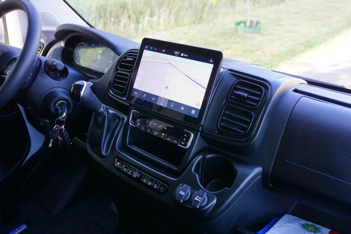 2.2 MultiJet 140 L2H2 3.5t Automaat in Topstaat |Trekhaak |Camera |Cruise |Navi |Carplay |Digitaal dashboard |Climate control |140 pk |Betimmering |1e eigenaar