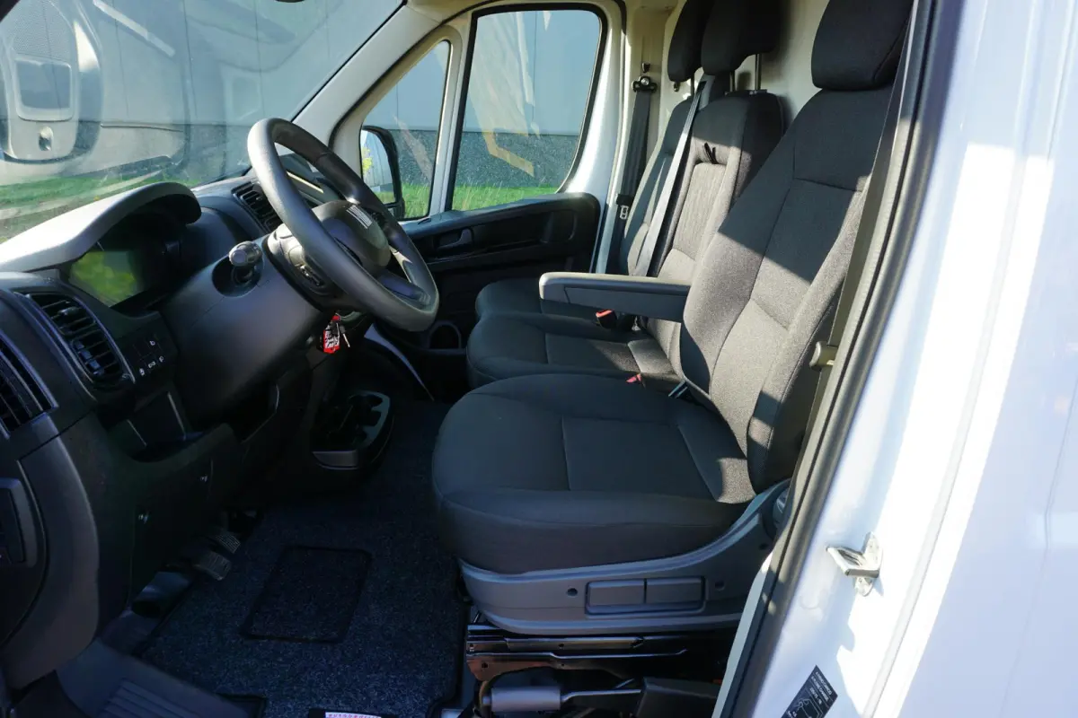 2.2 MultiJet 140 L2H2 3.5t Automaat in Topstaat |Trekhaak |Camera |Cruise |Navi |Carplay |Digitaal dashboard |Climate control |140 pk |Betimmering |1e eigenaar